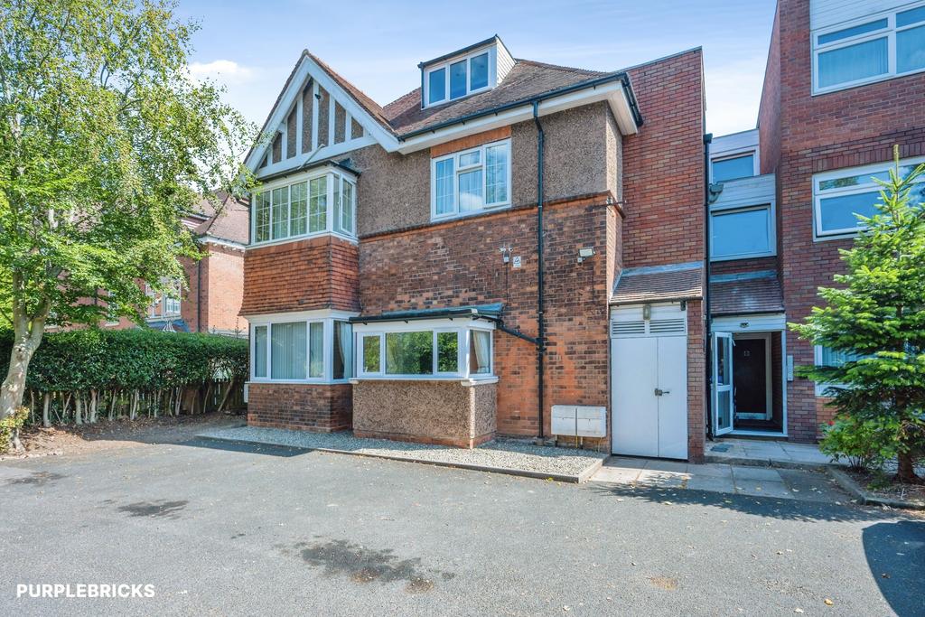 Apartment in Sutton Coldfield, Driffold - View 2