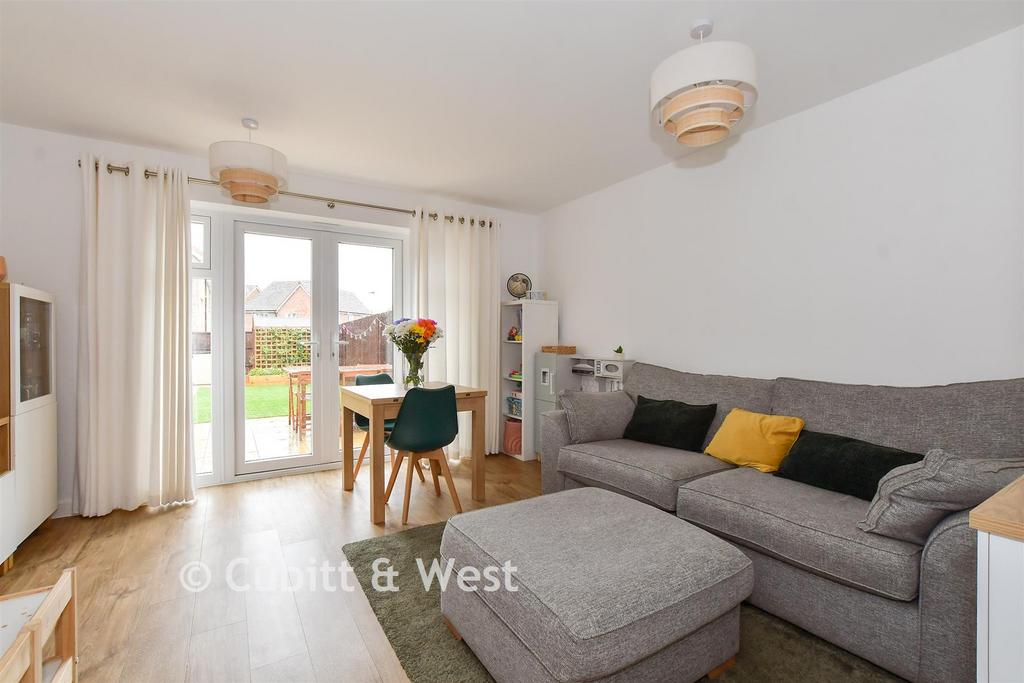House in Crawley - View 2