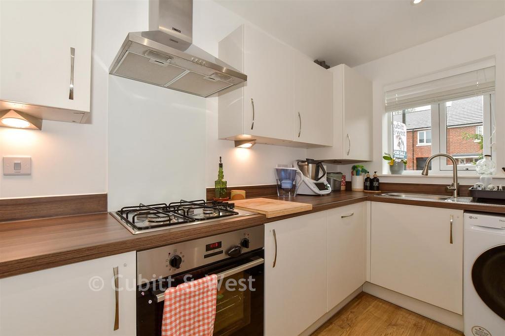 House in Crawley - View 5