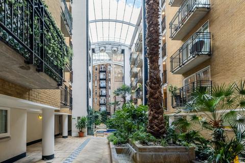 2 bedroom flat for sale, High Timber Street, London, EC4V