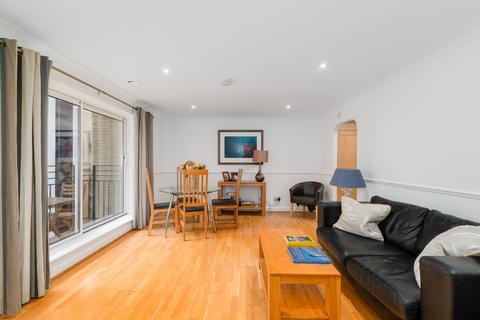 2 bedroom flat for sale, High Timber Street, London, EC4V