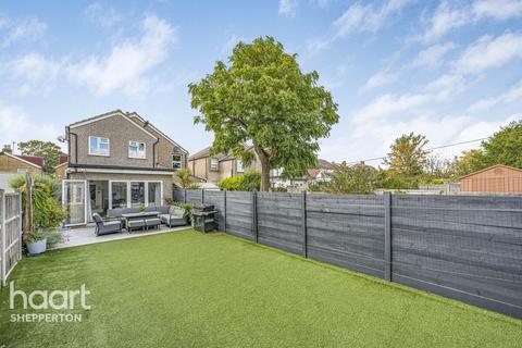 4 bedroom semi-detached house for sale, Adelaide Road, Ashford