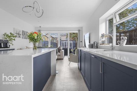 4 bedroom semi-detached house for sale, Adelaide Road, Ashford