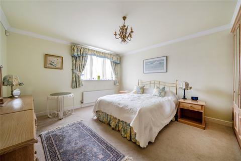 2 bedroom apartment for sale, Oatlands Drive, Weybridge, KT13