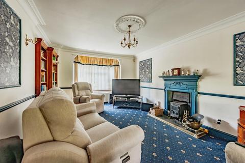 4 bedroom detached house for sale, Effingham Road, Copthorne, Crawley