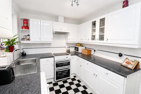 3 bedroom semi-detached bungalow for sale, Regent Close, Fleet GU51