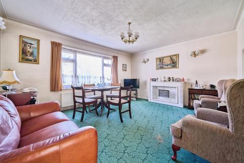 2 bedroom flat for sale, Snakes Lane, Woodford Green, IG8