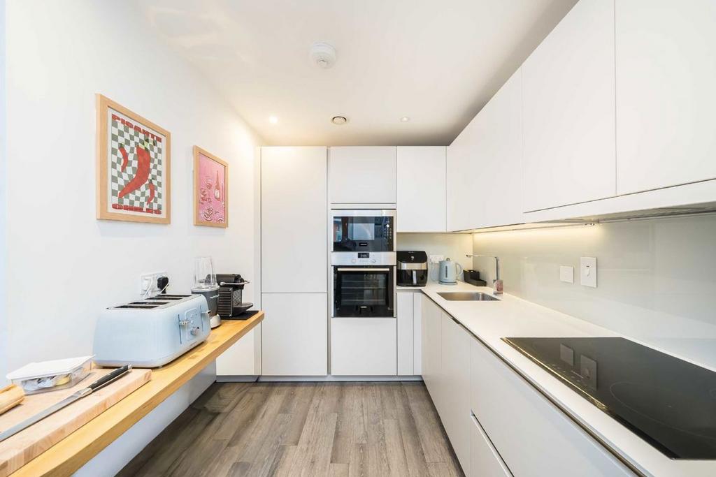 Apartment in London - View 2