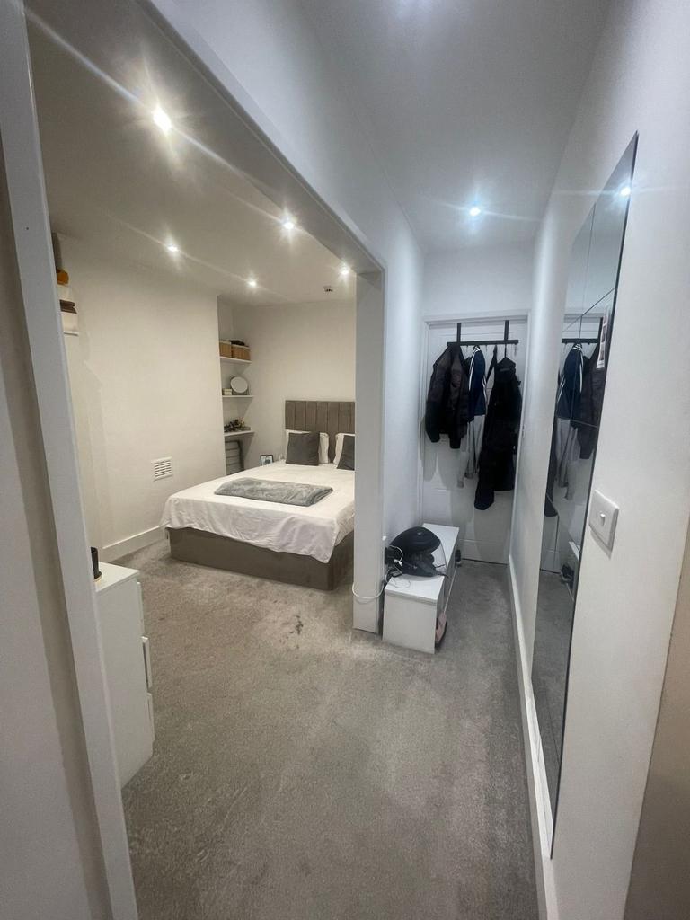 Apartment in London, Wandsworth - View 2