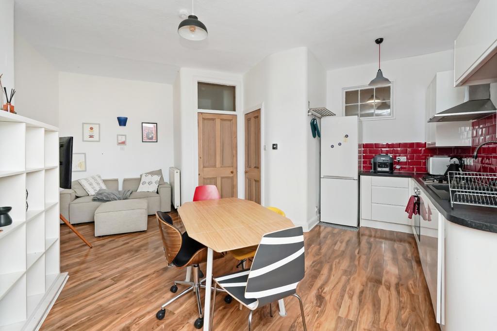 Apartment in Edinburgh - View 3