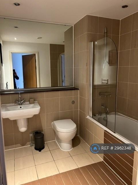 Apartment in Manchester, Greater Manchester - View 3
