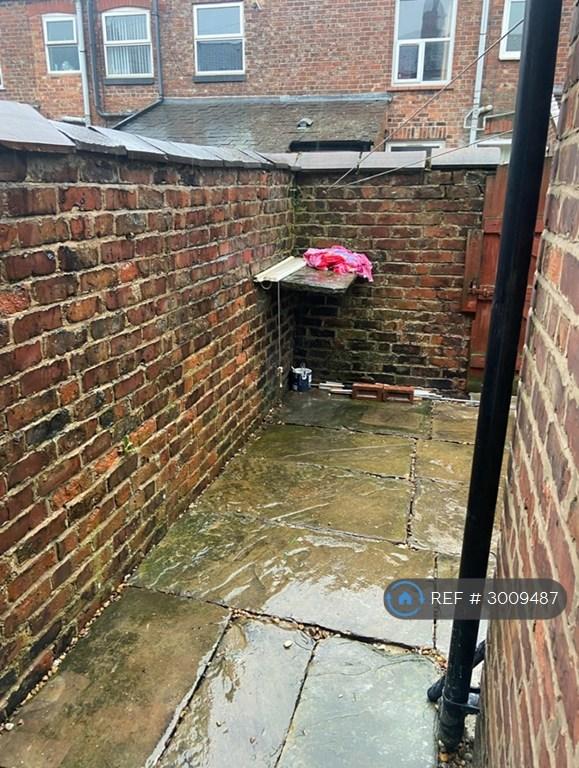 House in Manchester, Greater Manchester - More