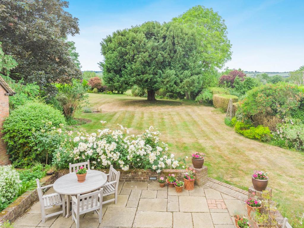 House in Leighton Buzzard - View 2