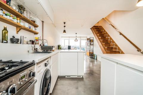 2 bedroom flat for sale, Bradstock Road, London E9