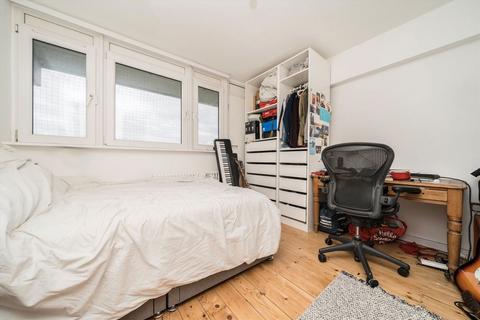 2 bedroom flat for sale, Bradstock Road, London E9