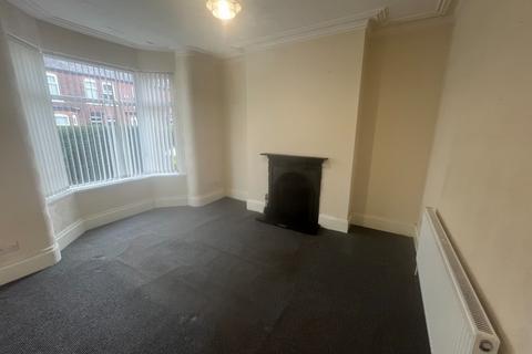 3 bedroom semi-detached house to rent, Egerton Street, Prestwich, M25