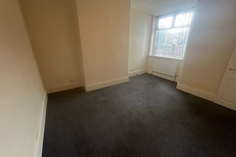 3 bedroom semi-detached house to rent, Egerton Street, Prestwich, M25
