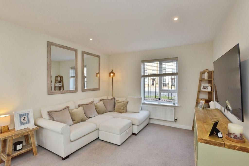 Apartment in Buckinghamshire - View 2