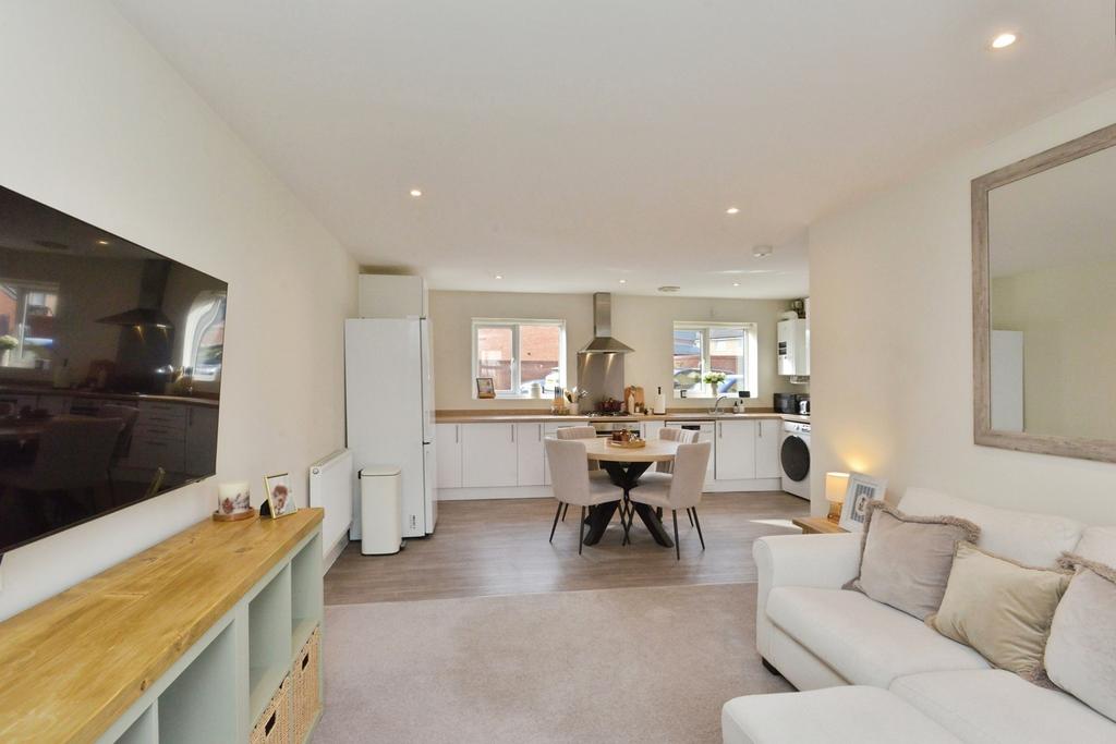 Apartment in Buckinghamshire - View 5