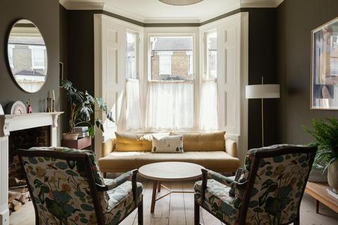 3 bedroom terraced house for sale, Gellatly Road, London