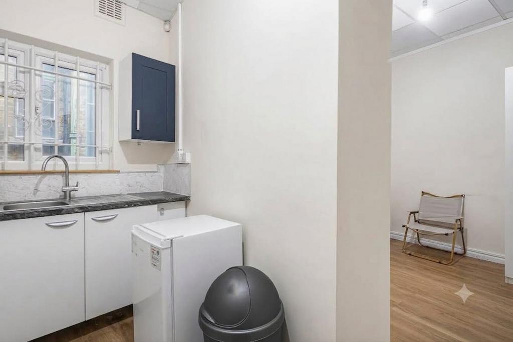 Apartment in London - View 2