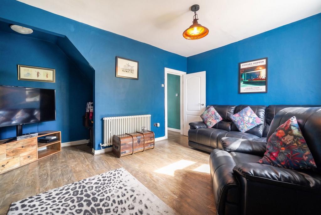 House in Solihull, Ulverley Green - More