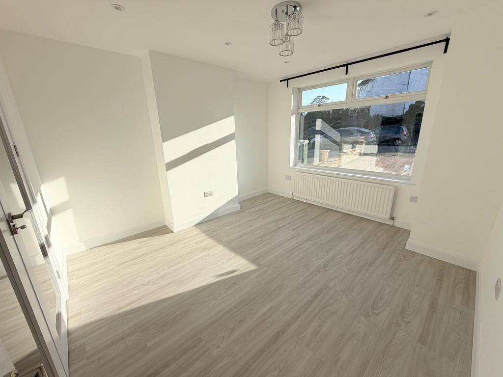 House in Harrow - View 4