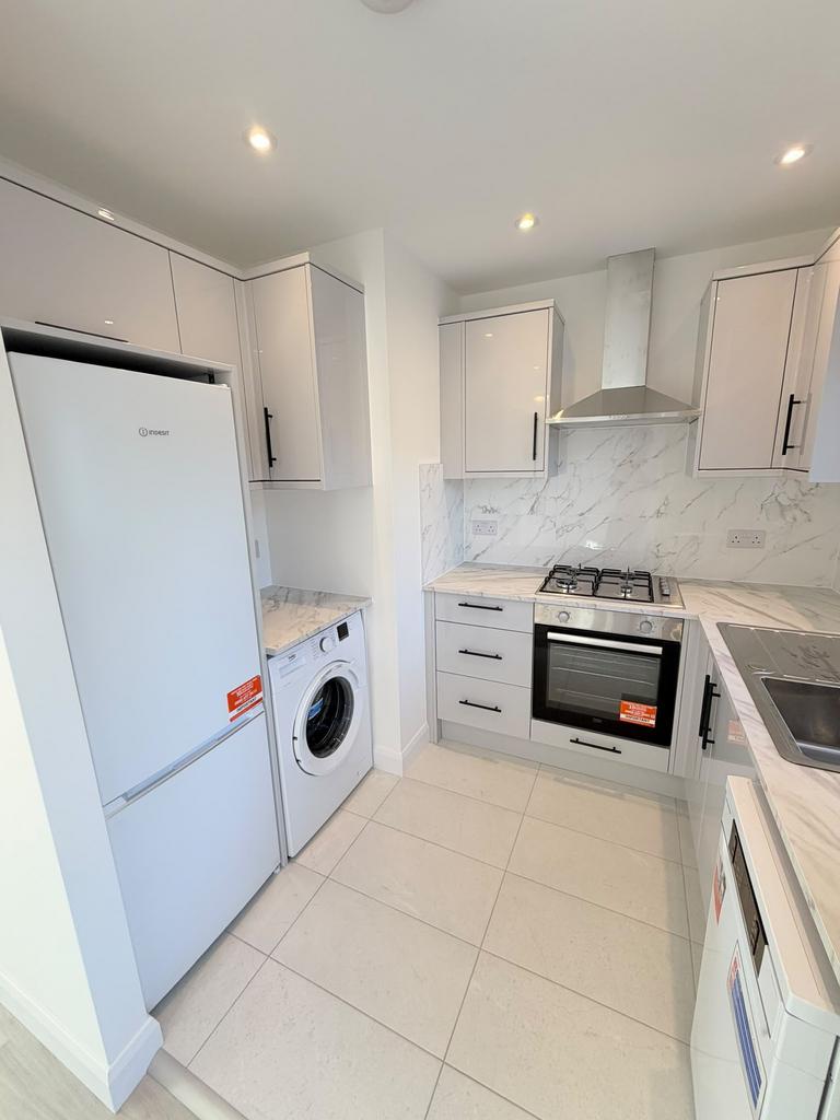 House in Harrow - View 5