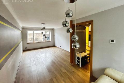 3 bedroom semi-detached house to rent, Moray Walk, DE21