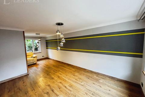 3 bedroom semi-detached house to rent, Moray Walk, DE21