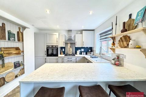 3 bedroom detached house for sale, Stroudley Drive, Midway, Swadlincote, DE11