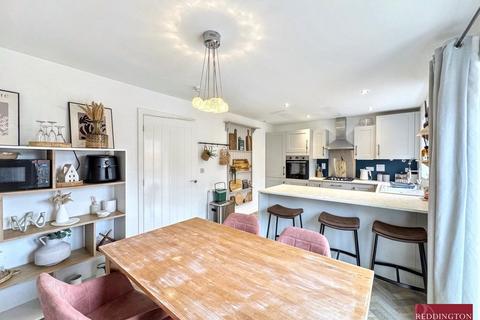 3 bedroom detached house for sale, Stroudley Drive, Midway, Swadlincote, DE11