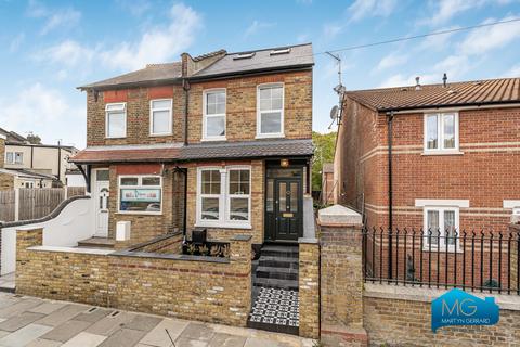 4 bedroom semi-detached house to rent, Brunswick Crescent, New Southgate, London, N11