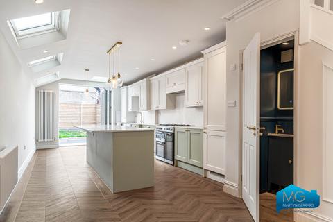 4 bedroom semi-detached house to rent, Brunswick Crescent, New Southgate, London, N11