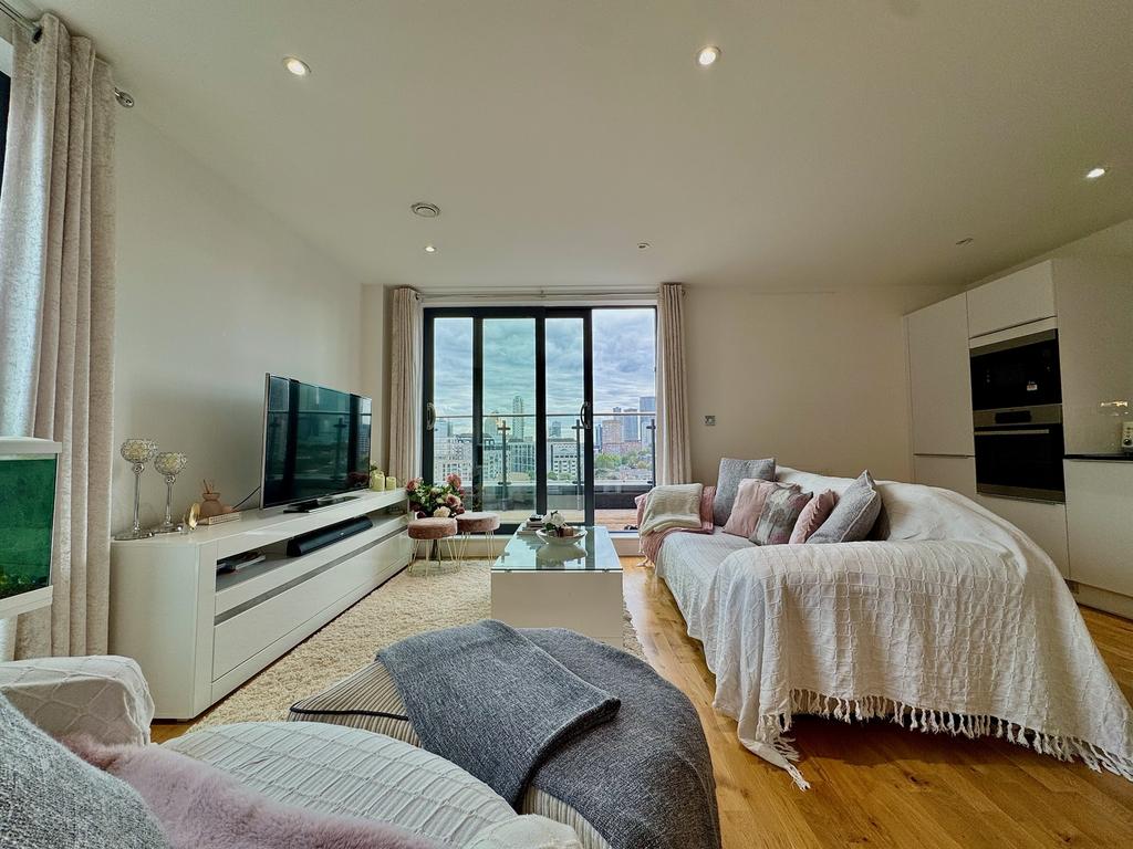 Apartment in London - View 5