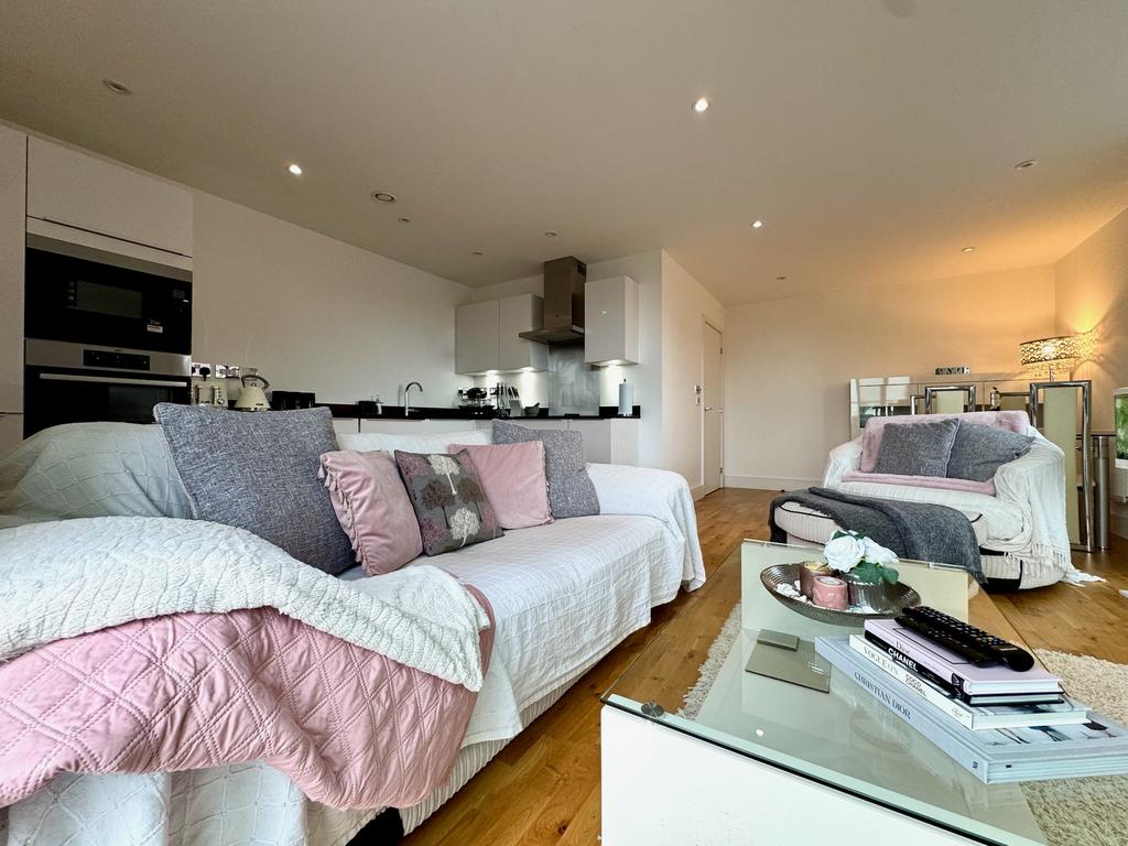 Apartment in London - More