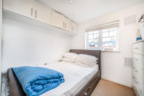 undefined, Perkin Close, Hounslow TW3