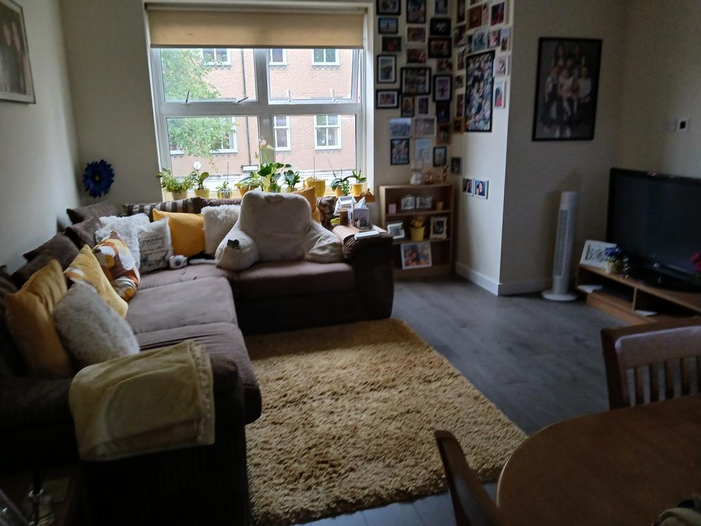 Apartment in Bromley - View 3