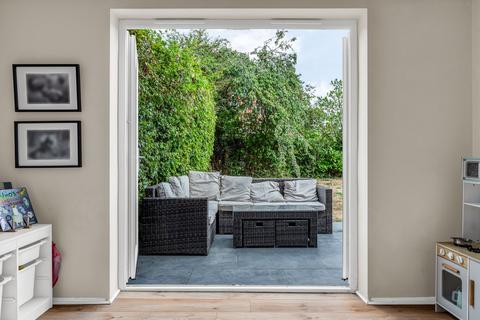 2 bedroom flat for sale, Parnel Road, Ware SG12