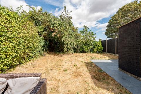 2 bedroom flat for sale, Parnel Road, Ware SG12