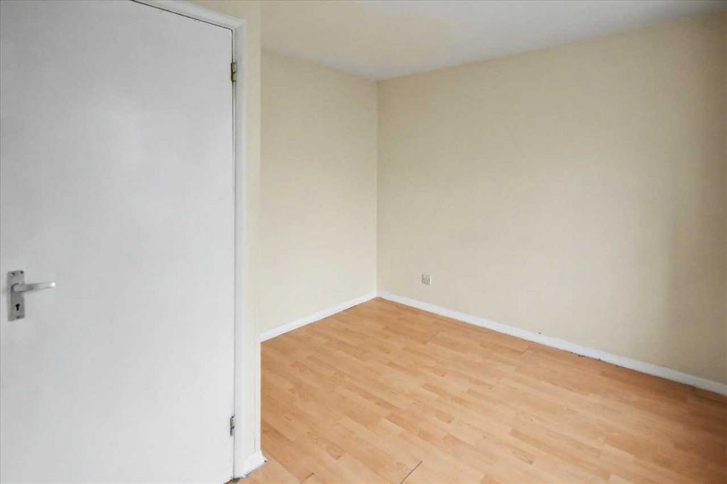 Apartment in Chiswick - View 5