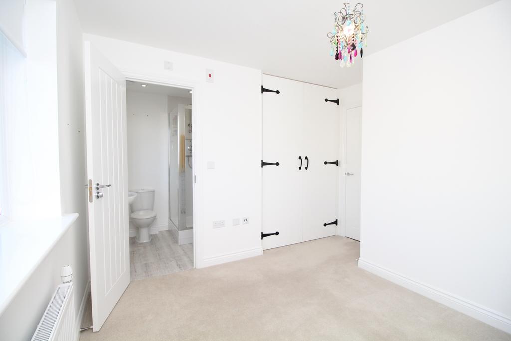 House in Dartford - More