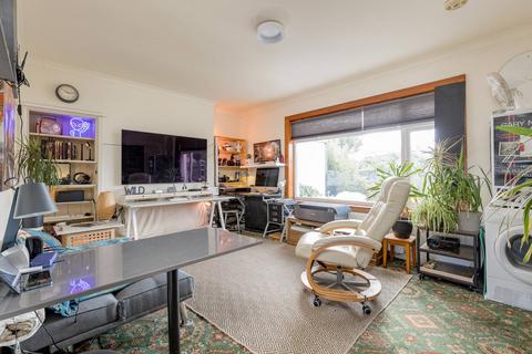 2 bedroom semi-detached bungalow for sale, Fillyside Terrace, Edinburgh EH7