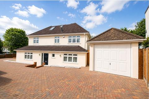 5 bedroom semi-detached house to rent, Woodcote Avenue, London NW7