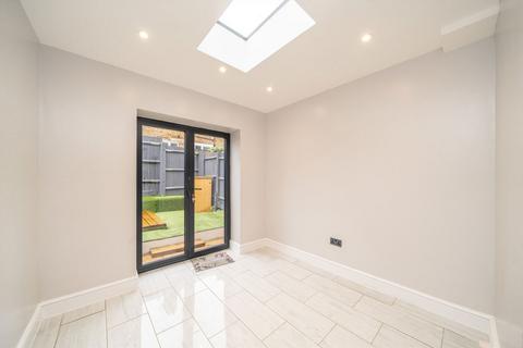 2 bedroom house for sale, Cowick Road, London SW17