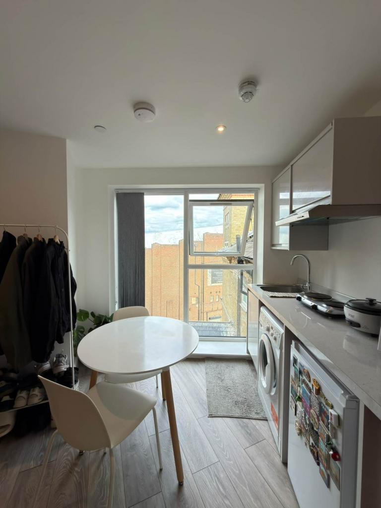 Apartment in London - View 2