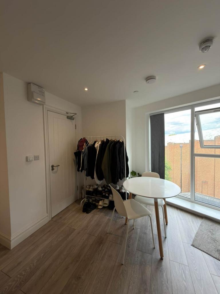 Apartment in London - View 3