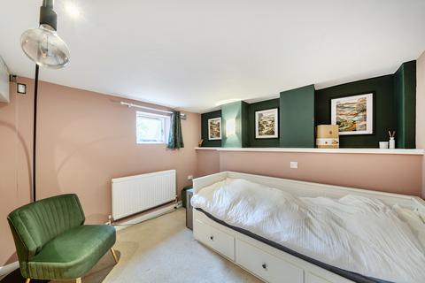 3 bedroom duplex for sale, Humber Road, London