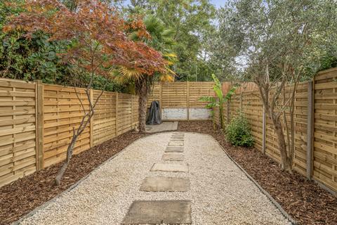 3 bedroom duplex for sale, Humber Road, London