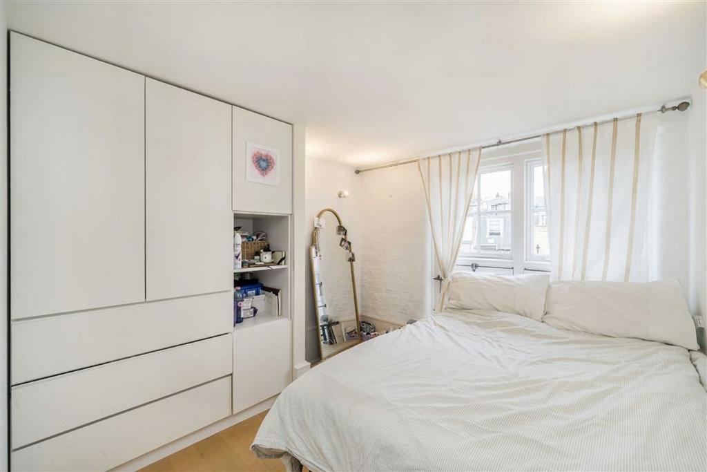 Apartment in London - View 4